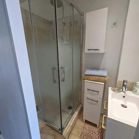 Appartement Joli 2 Pieces Au Coeur De !